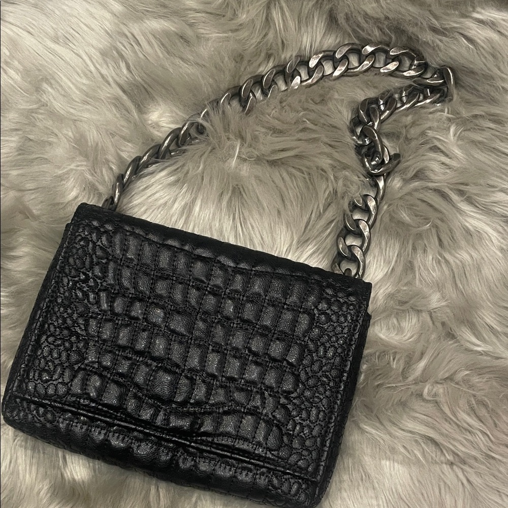 Super cute Black Croc-Embossed Chain Shoulder Bag